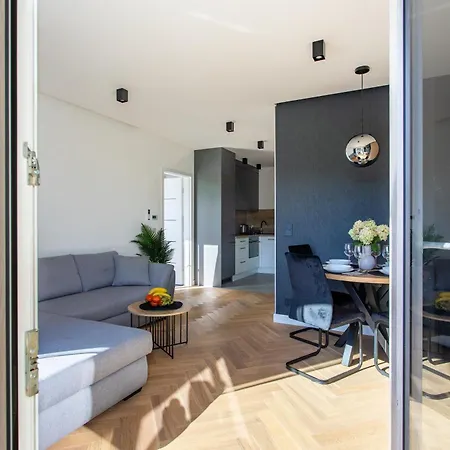 アパート Mountain Spring シクラルスカ・ポレンバ